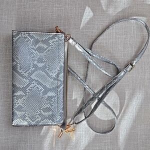 Small purse, clutch style with 2 handle options